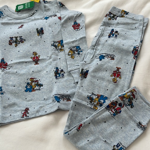 BabyGap Sesame Street organic cotton holiday pajamas - Picture 6 of 9